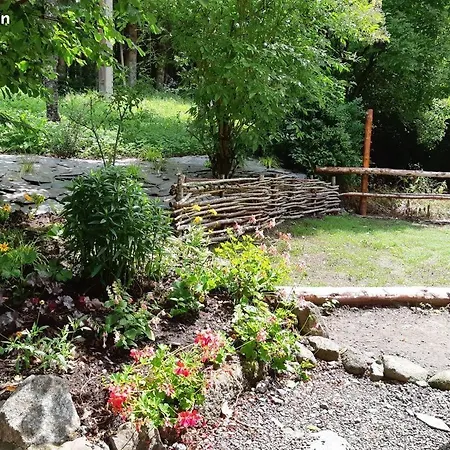 De 2 à 6 Personnes à *